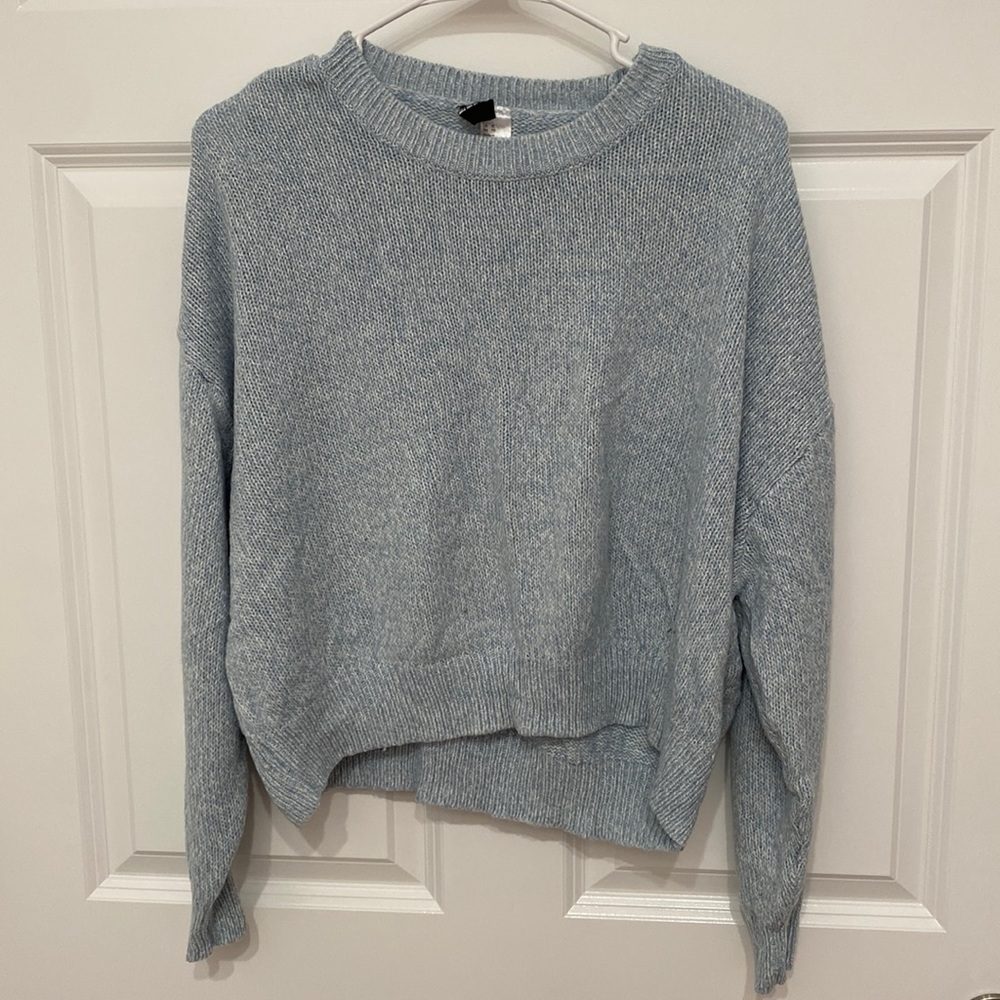 Light blue cropped sweater. Size XL.